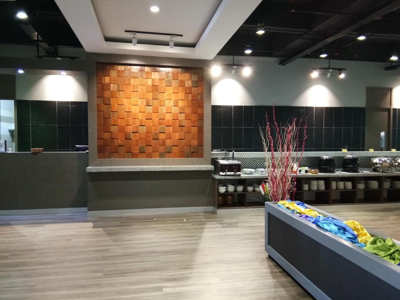 Purnama Hotel Limbang Zewnętrze zdjęcie